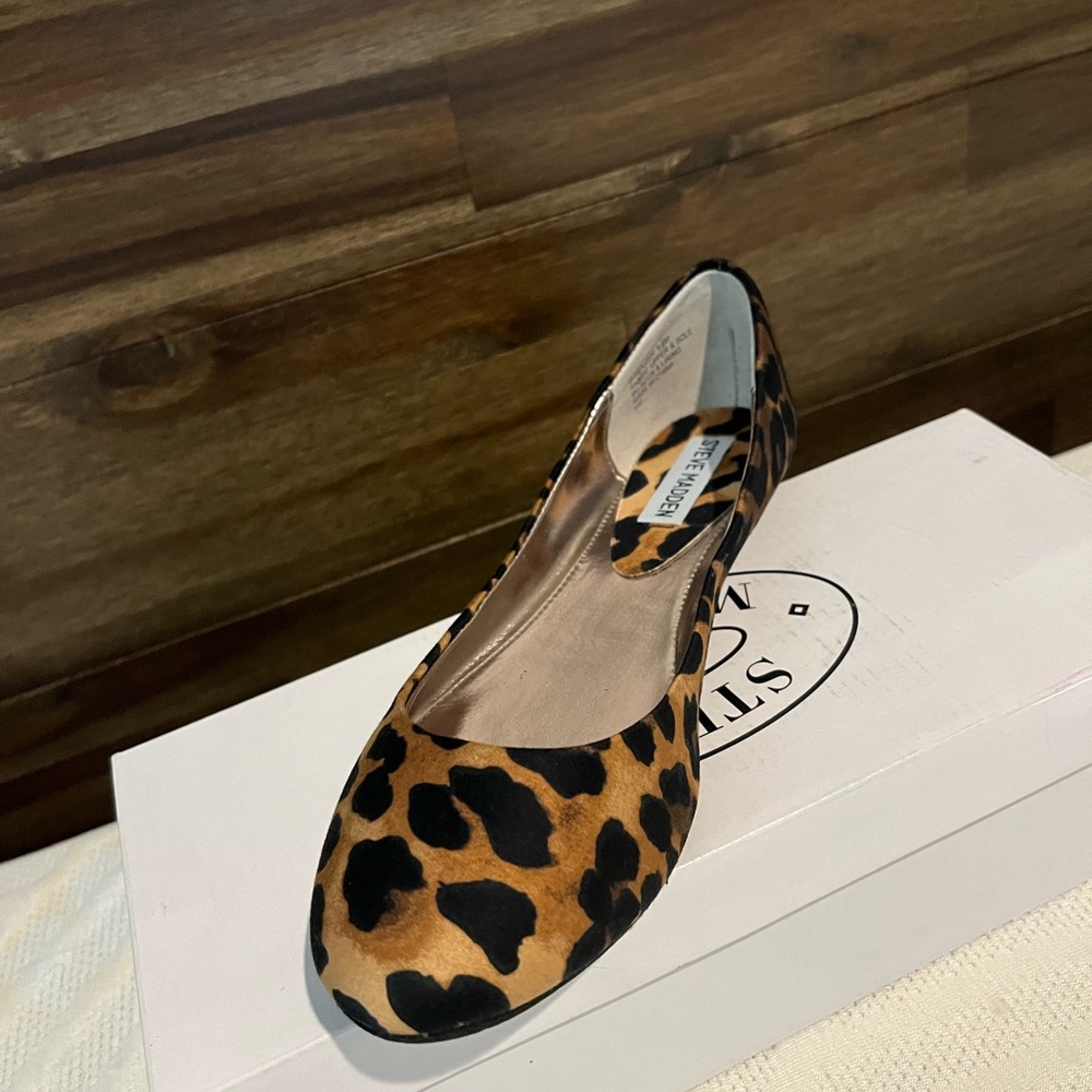 Steve Madden leopard flats